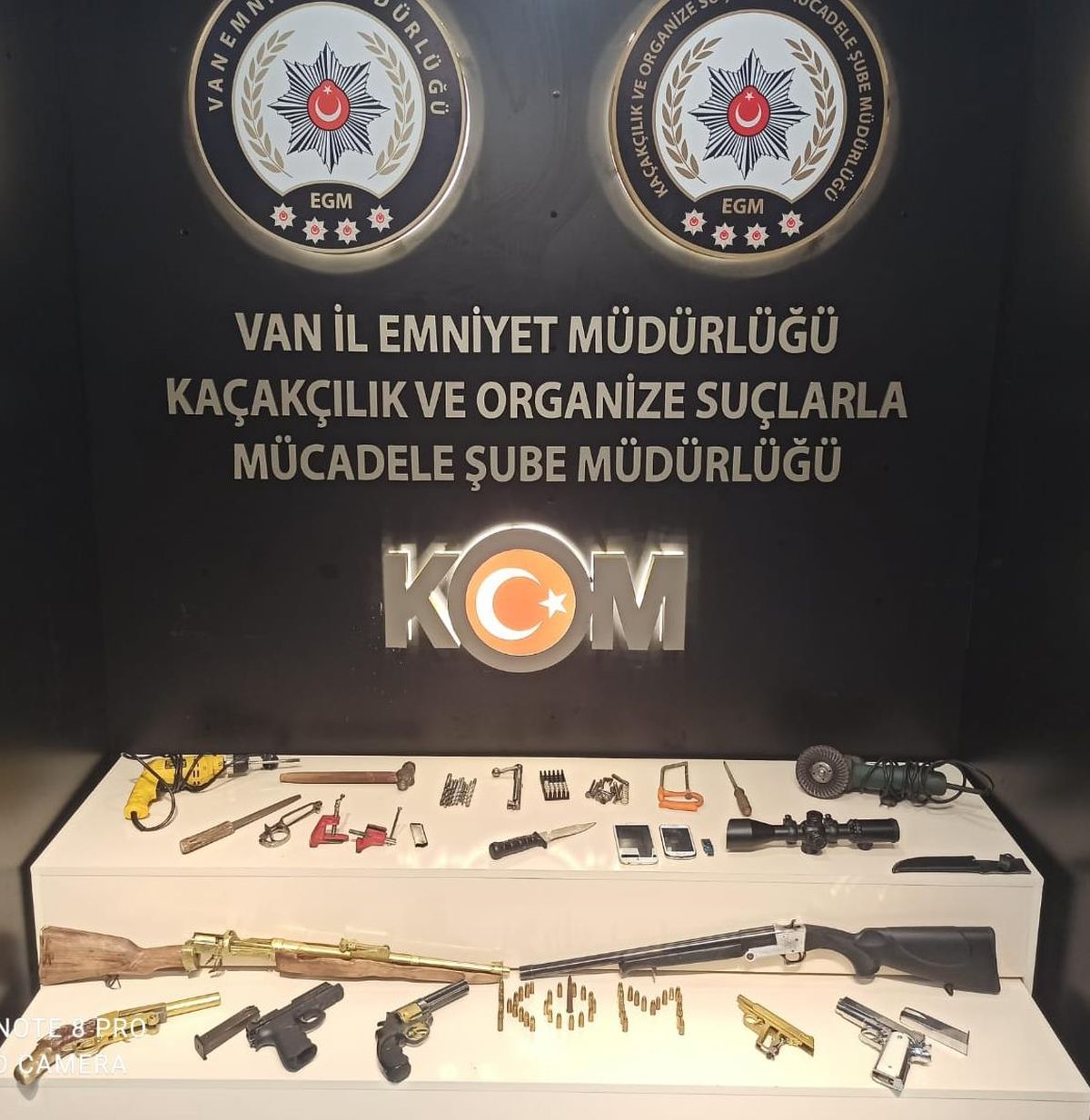 Son dakika haberleri | Van ve Bitlis\'te silah kaçakçılığı operasyonu