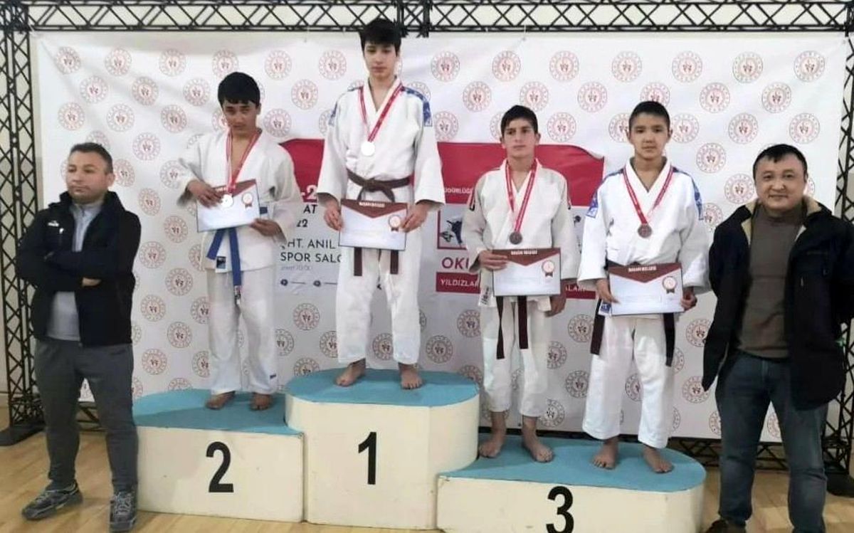 Yunusemreli yıldız judocular Eskişehir\'den 7 madalya ile döndü