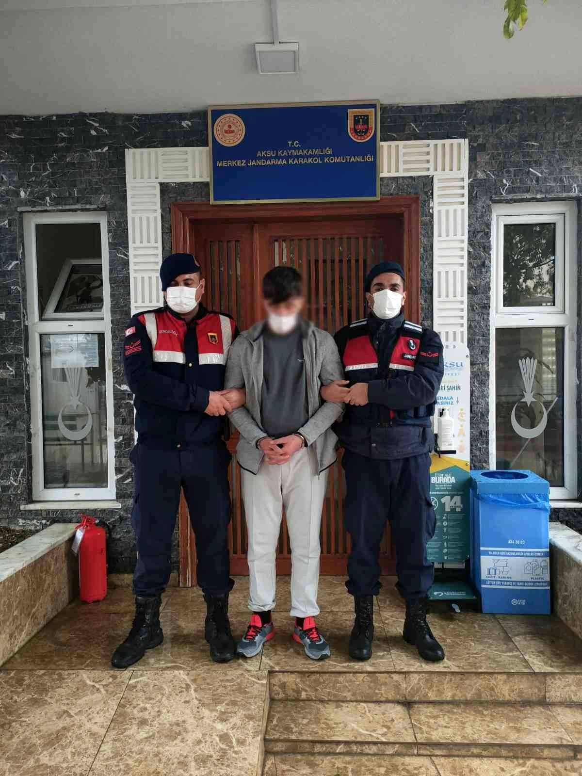 Antalya\'da 21 yıl 4 ay kesinleşmiş hapis cezası ile aranan şahıs yakalandı