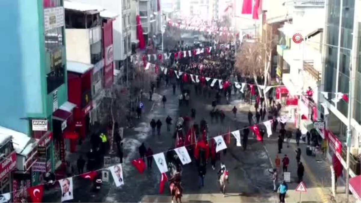 Atlar kurtuluş için şahlandı