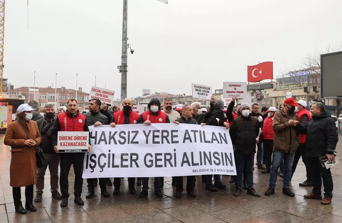 Belediye İş Sendikası üyelerinden Bakırköy Belediyesi önünde "işe iade" eylemi