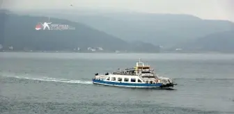 Bozcaada feribot seferlerine 'fırtına' engeli