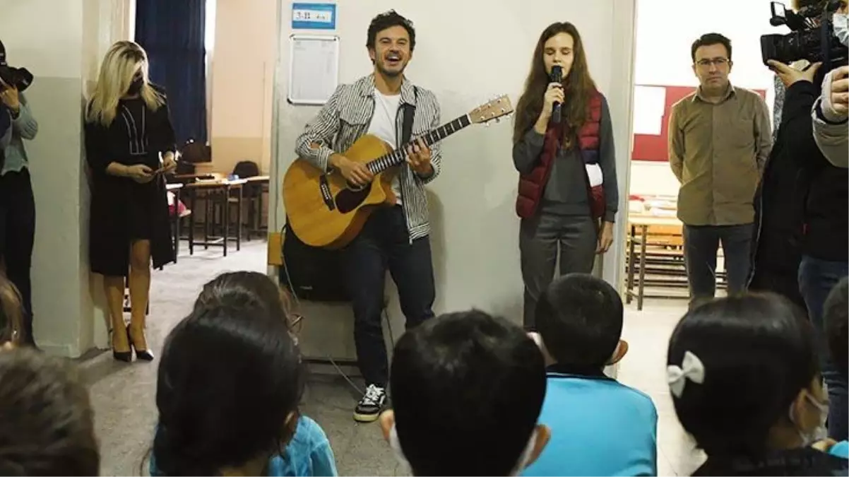 Şarkıcı Buray'dan örnek davranış! Görme engelli hayranının en büyük hayalini gerçekleştirdi