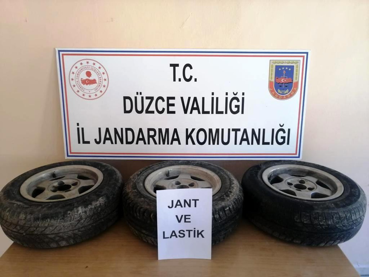 Son dakika: Çalınan lastik ve jantları jandarma ekipleri buldu