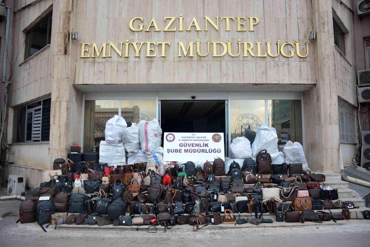 Gaziantep\'te 10 milyon 380 bin liralık taklit ürün ele geçirildi