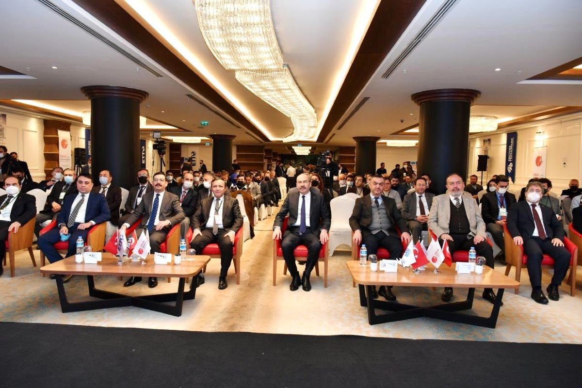 İmamoğlu: "Yatırım ve üretim olmazsa olmazımız"