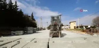 Karesi Belediyesi yol ve kaldırım çalışmalarını sürdürüyor