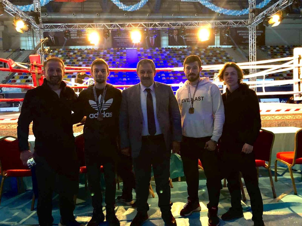Kick Boks profesyonelde 2 madalya