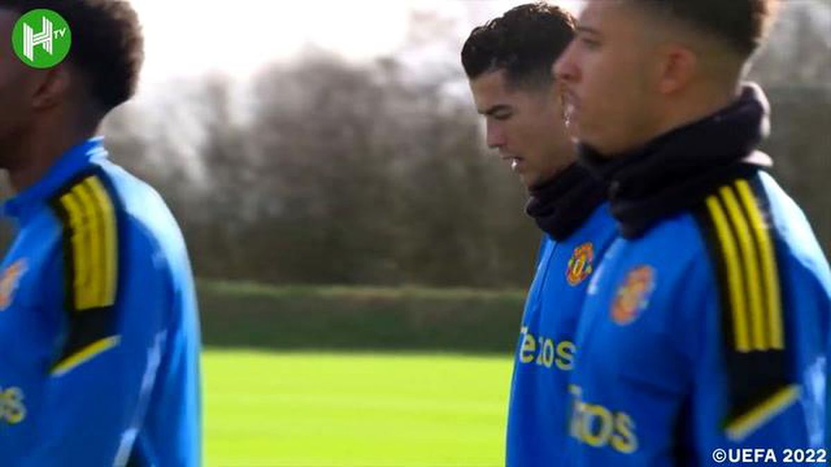 Man United, Atletico maçına hazırlanırken Ronaldo takım arkadaşlarıyla şakalaşıyor