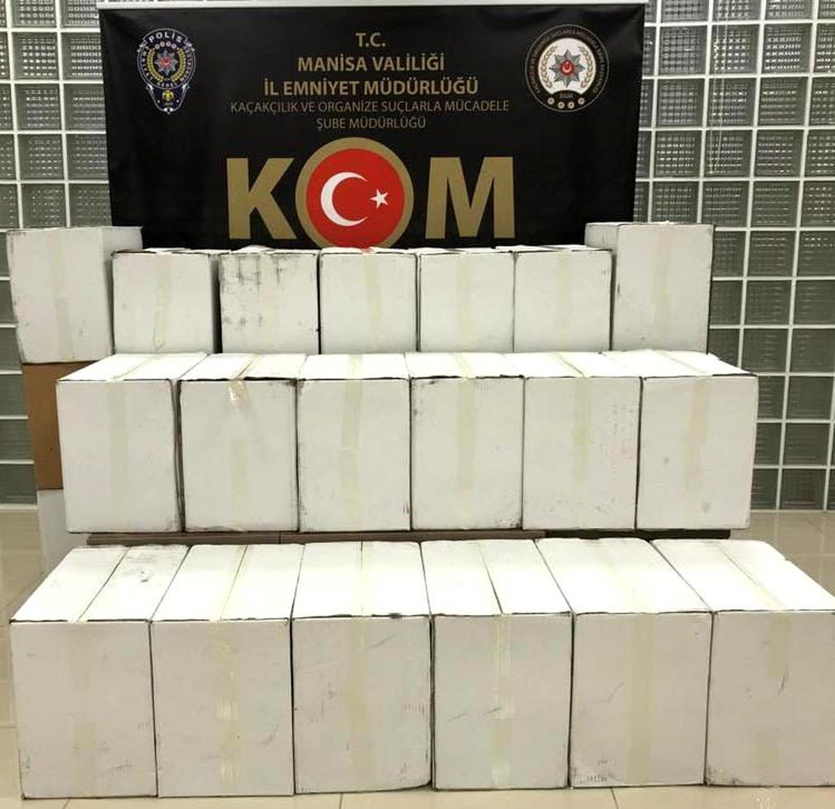 Manisa\'da 230 bin makaron ele geçirildi