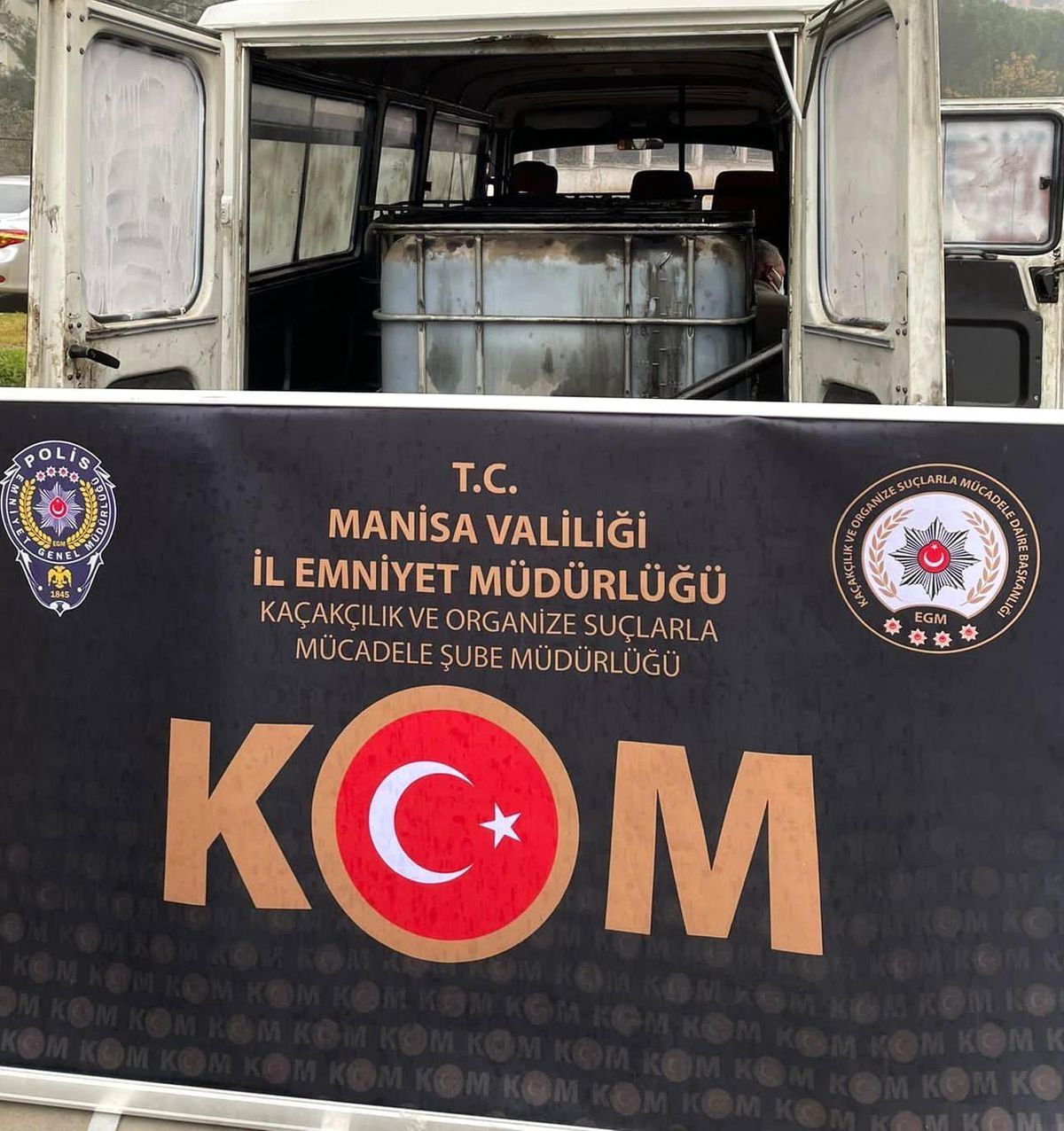 Manisa\'da 3 bin litre kaçak akaryakıt ele geçirildi