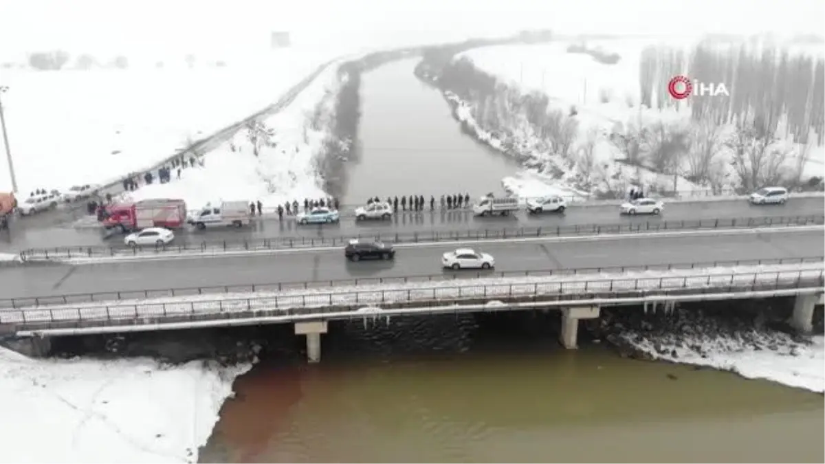 Muş'ta Karasu Nehri'ne düşen kız çocuğu için arama çalışması devam ediyor