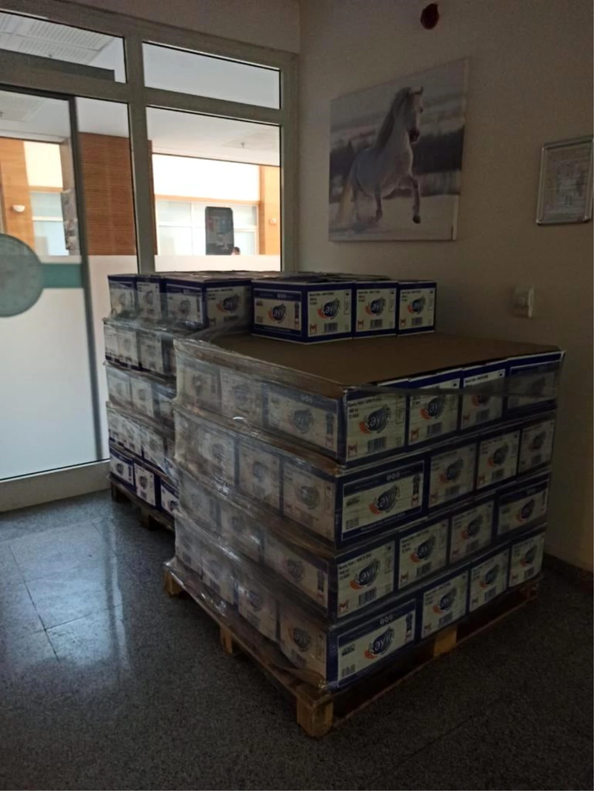 MÜSİAD Covidli hastalar için su bağışında bulundu