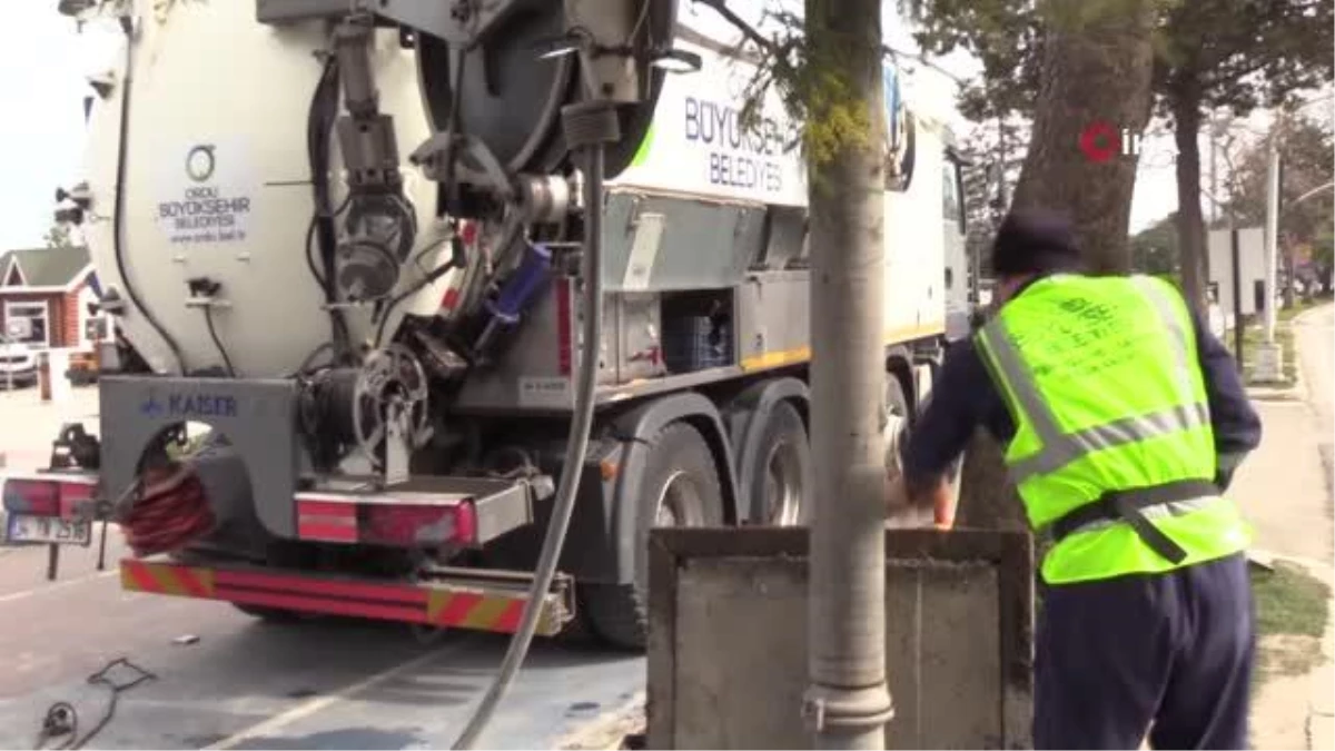 Ordu\'da, temizlik çalışmalarında menfezlerden çıkanlar hayrete düşürdü