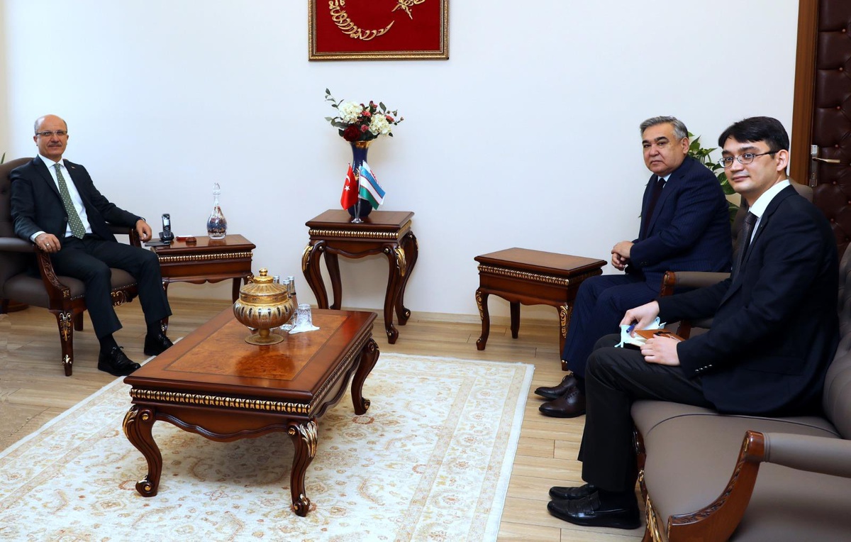 Özbekistan\'ın Ankara Büyükelçisi Agzamhodjaev\'den YÖK Başkanı Özvar\'a ziyaret