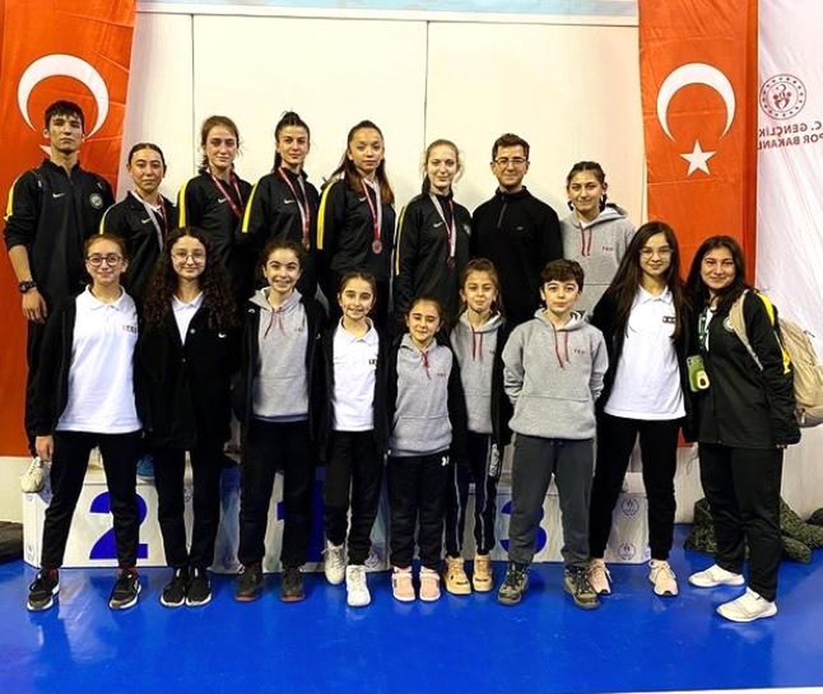 Tavşanlı Karate Okulu\'ndan 50 madalya