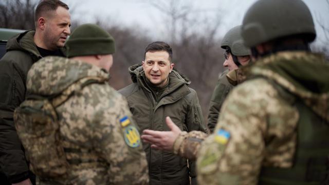 Ukrayna, savaşa hazırlanıyor! Zelenski halka seslendi: Tüm yedek askerleri göreve çağırıyorum