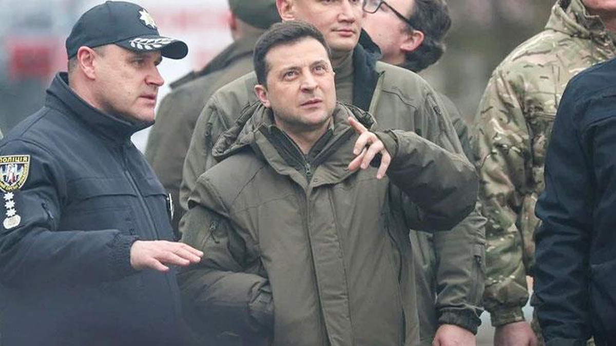 Savaş hazırlıkları tam gaz sürüyor! Ukrayna Devlet Başkanı Zelenskiy yedek askerleri göreve almaya başladı