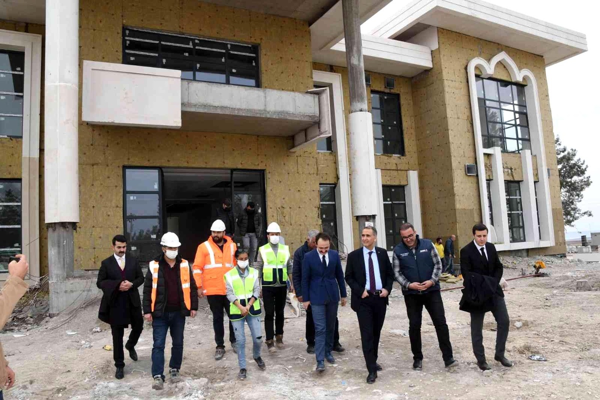 Adıyaman Valisi Çuhadar, Samsat ilçesinde incelemelerde bulundu