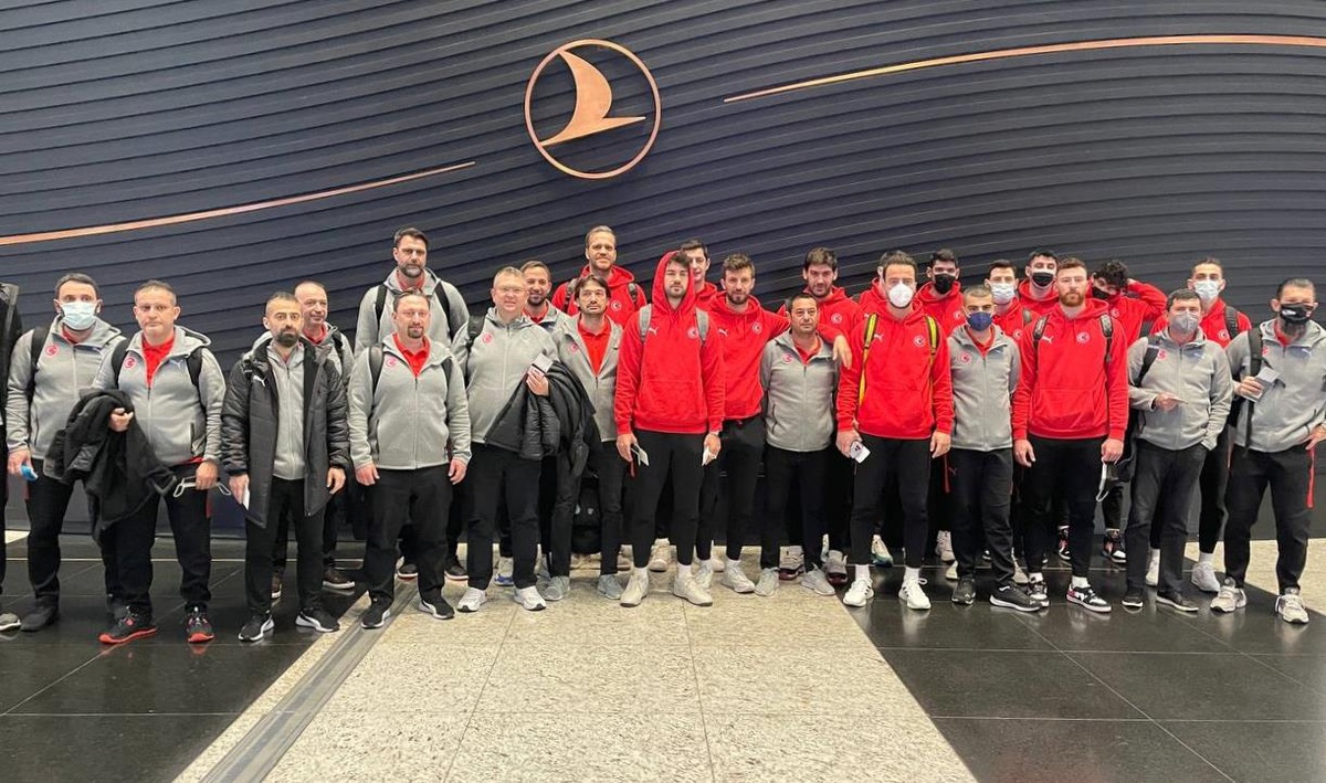 A Milli Erkek Basketbol Takımı, Atina\'ya gitti