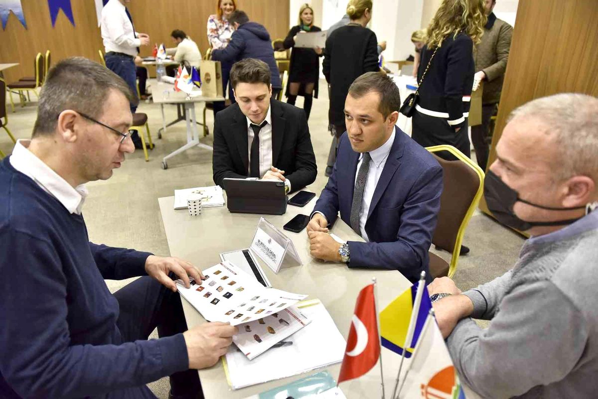 Antalya OSB ihracat ağını genişletiyor