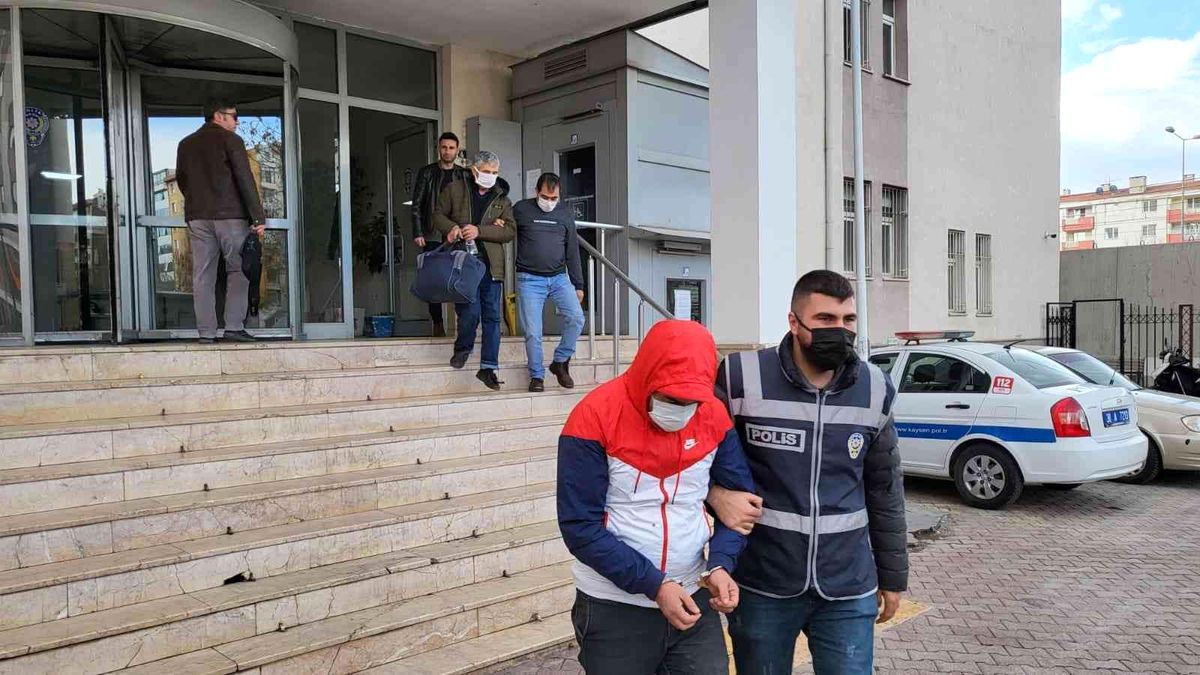 Aranan şahıslara \'şok\' operasyon: 13 gözaltı
