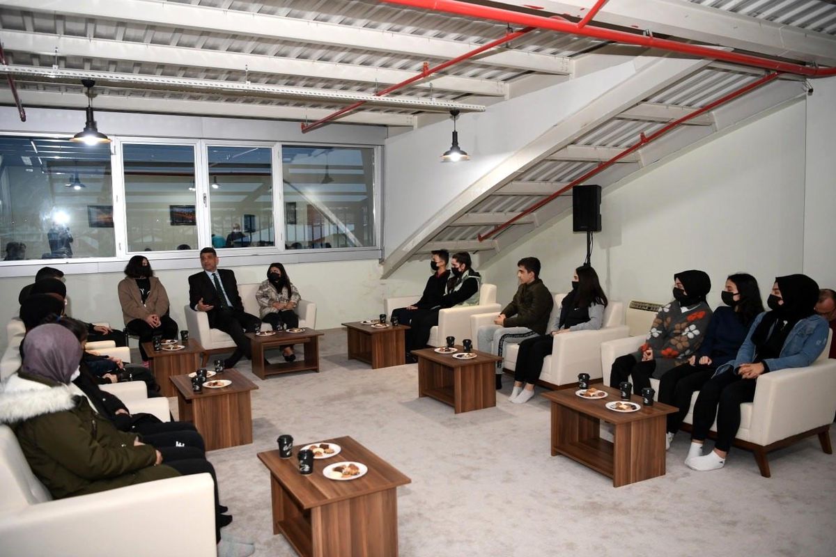 Başkan Kocaman, gençlerle bir araya geldi