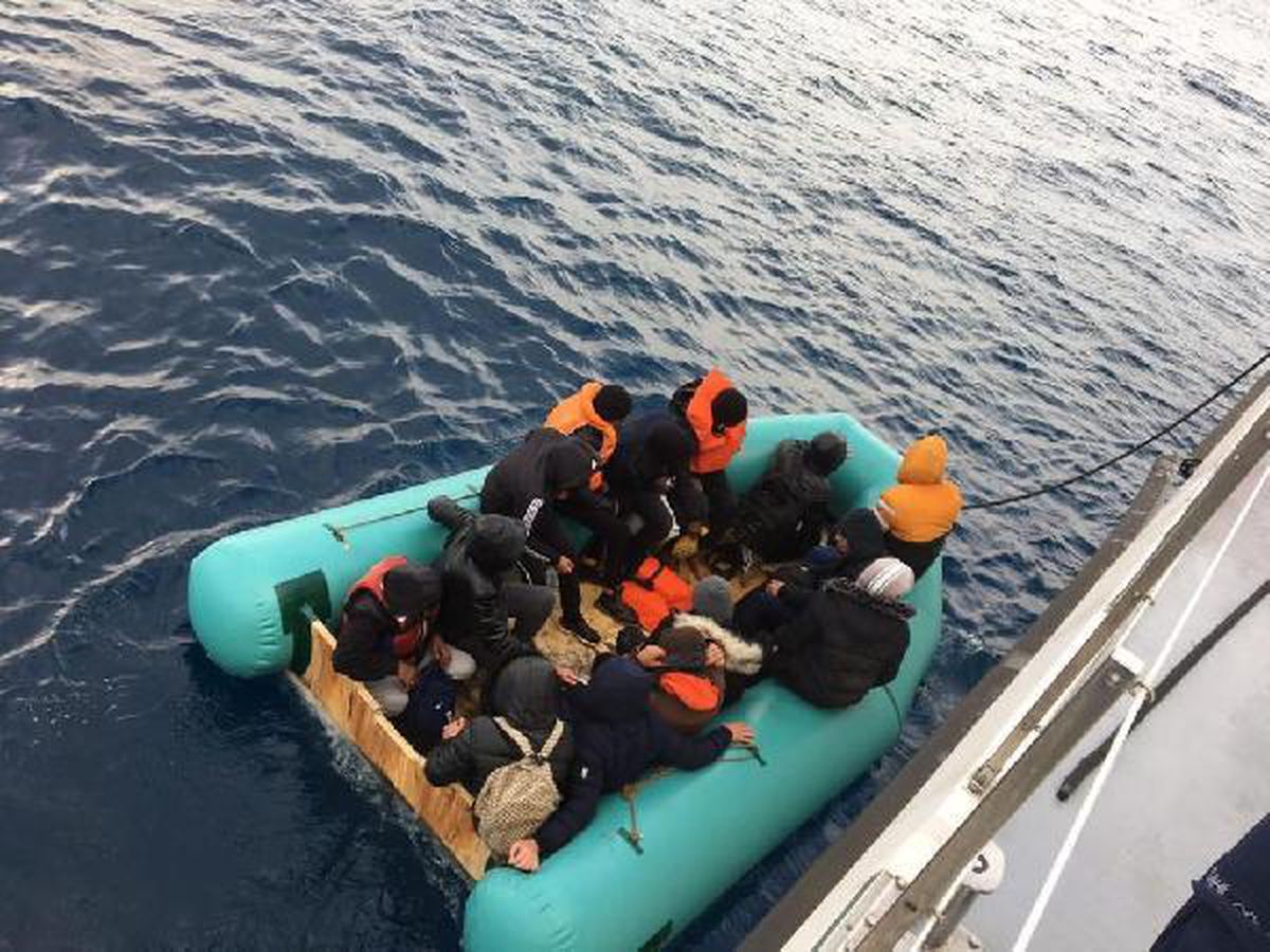 Bodrum\'da 64 kaçak göçmen kurtarıldı