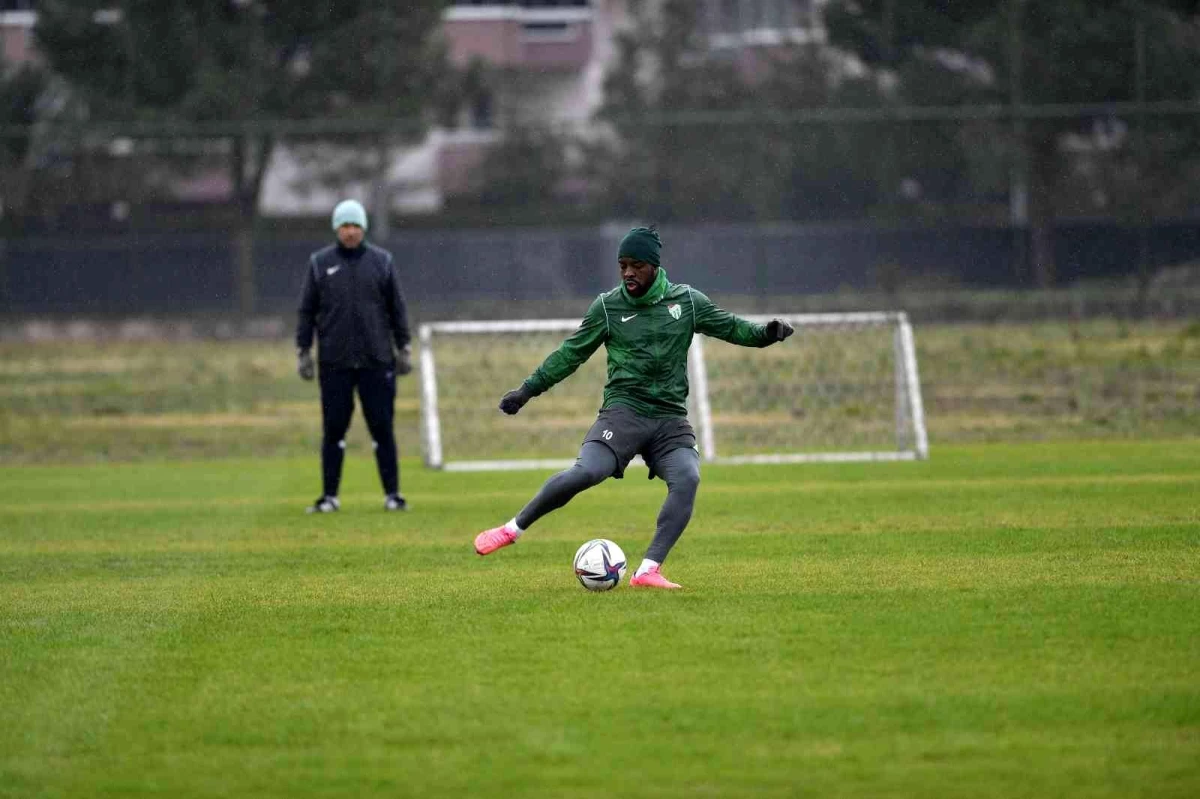 Bursaspor günü çift antrenmanla tamamladı