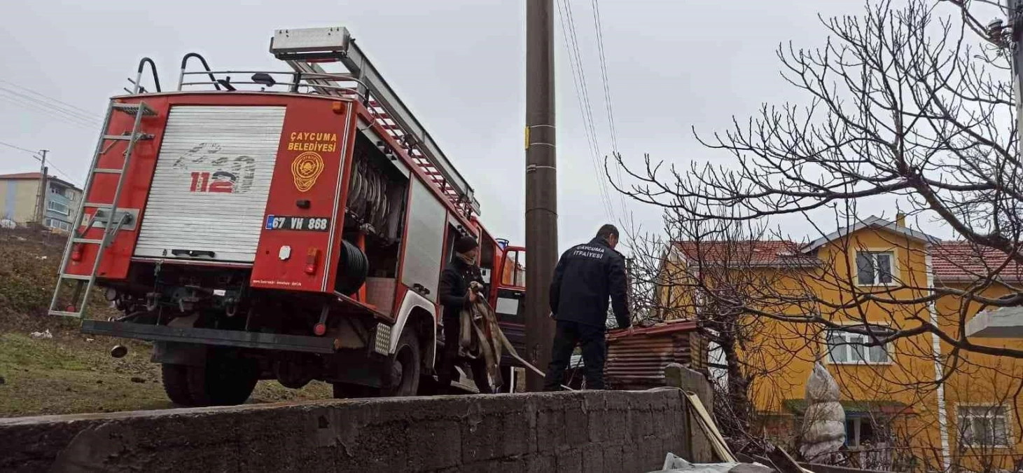 Son dakika: Dört katlı binada çıkan yangın yürekleri ağızlara getirdi