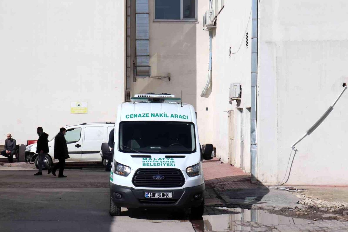 Son dakika haber! Emekli polis dişçide sıra beklerken hayatını kaybetti