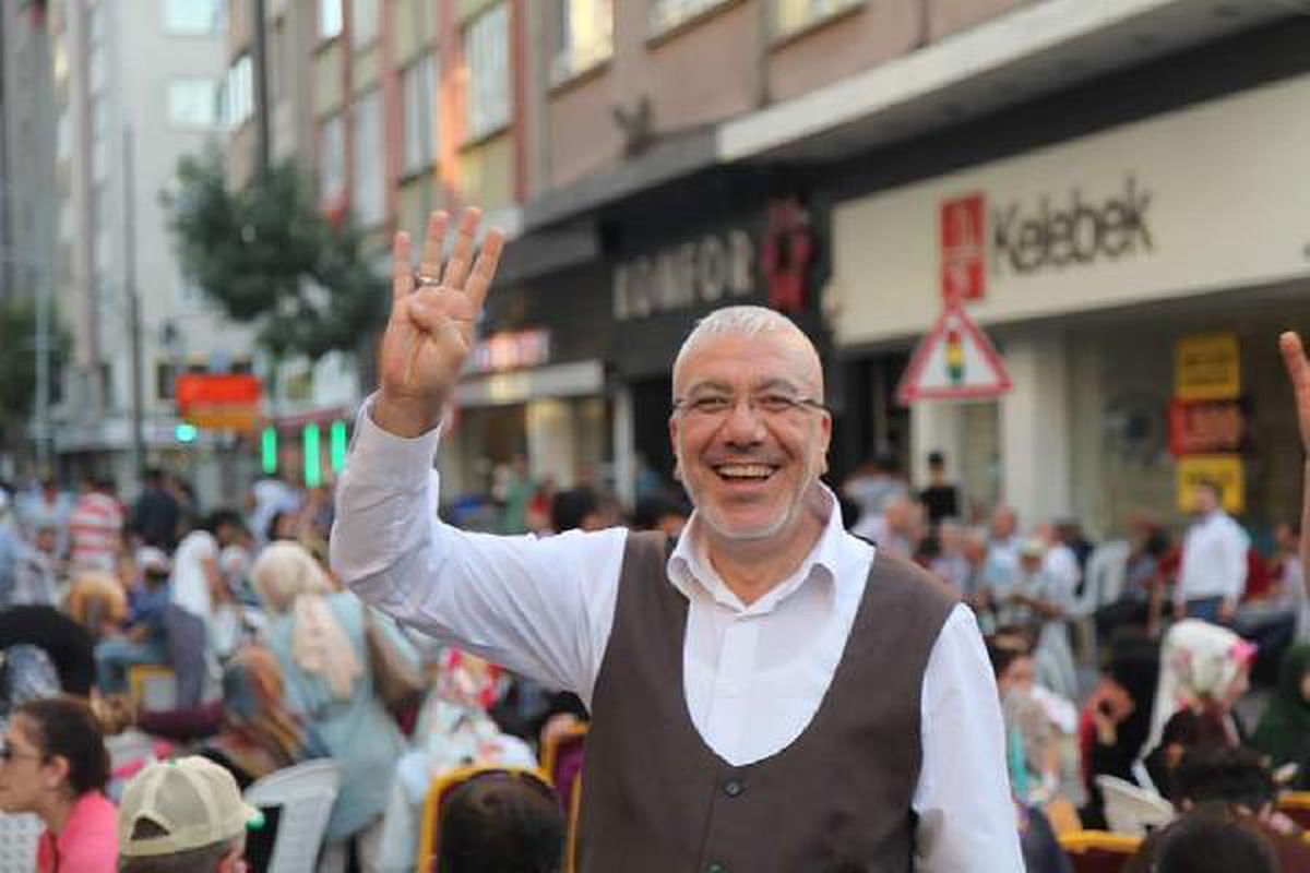 Eskişehir\'de AK Parti\'li yönetici kafesinde bacağından vuruldu