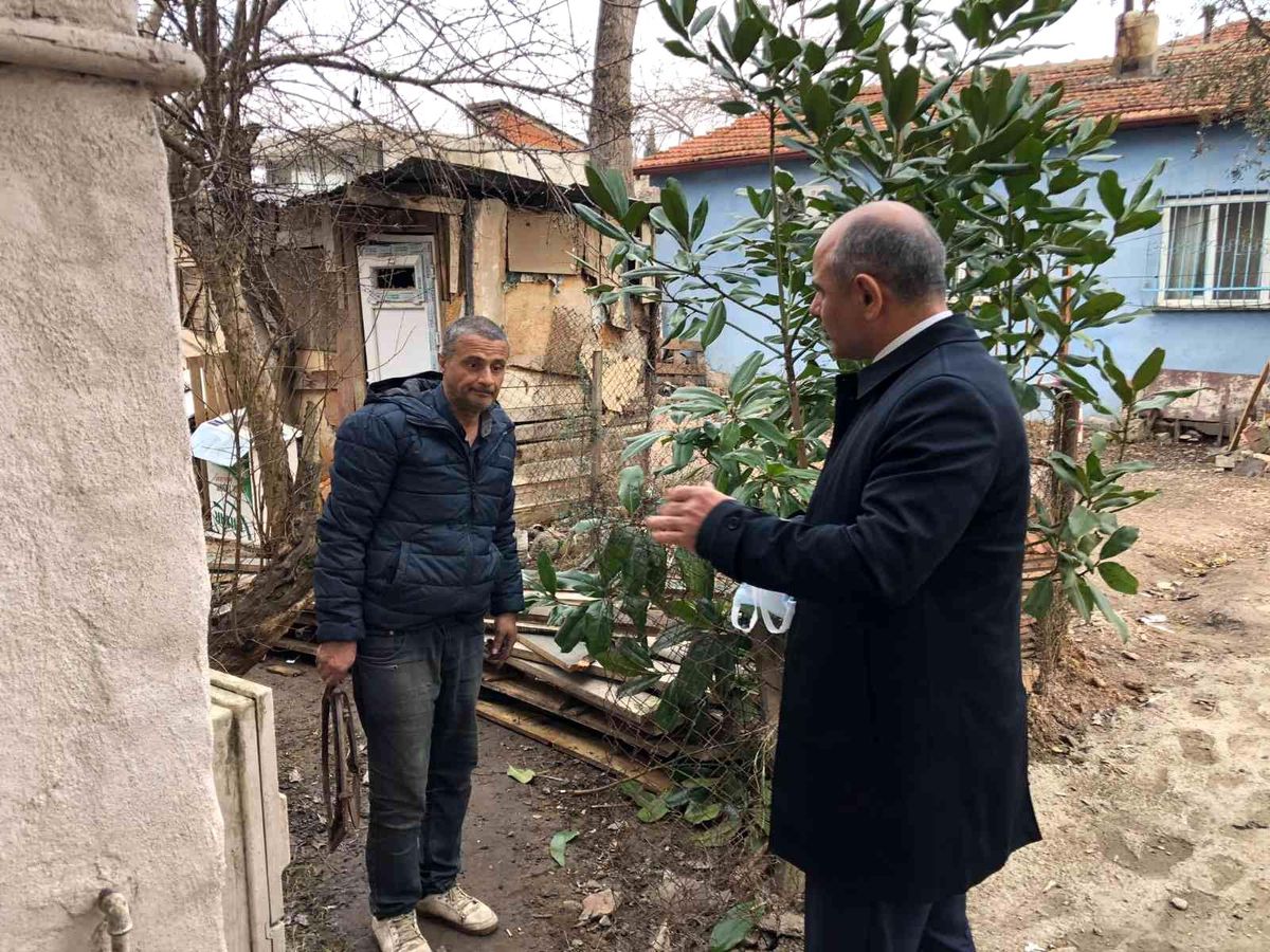 Evi yanan aileye yardım eli uzatıldı