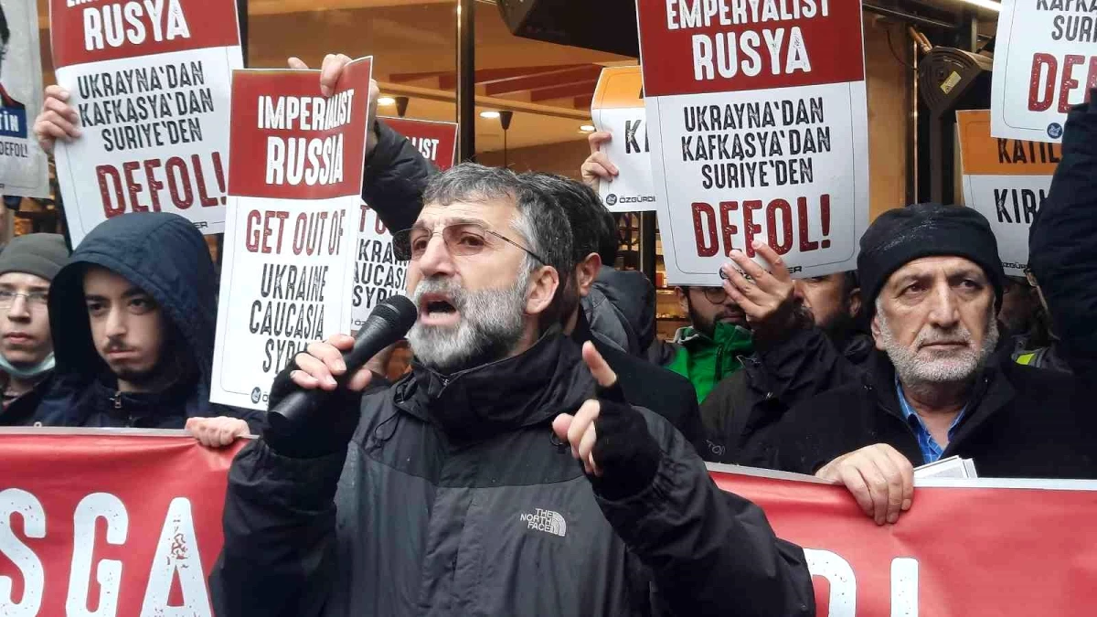 İstanbul\'da Rusya Başkonsolosluğu önünde Ukrayna Protestosu