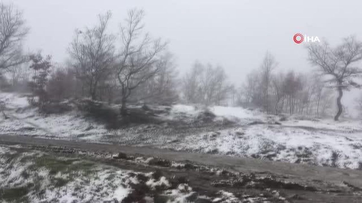 Kepsut'ta kar yağışı başladı