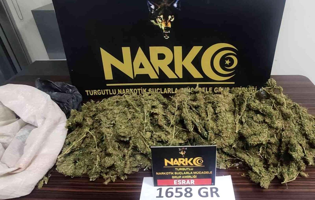 Manisa\'da durdurulan araçta esrar ele geçirildi