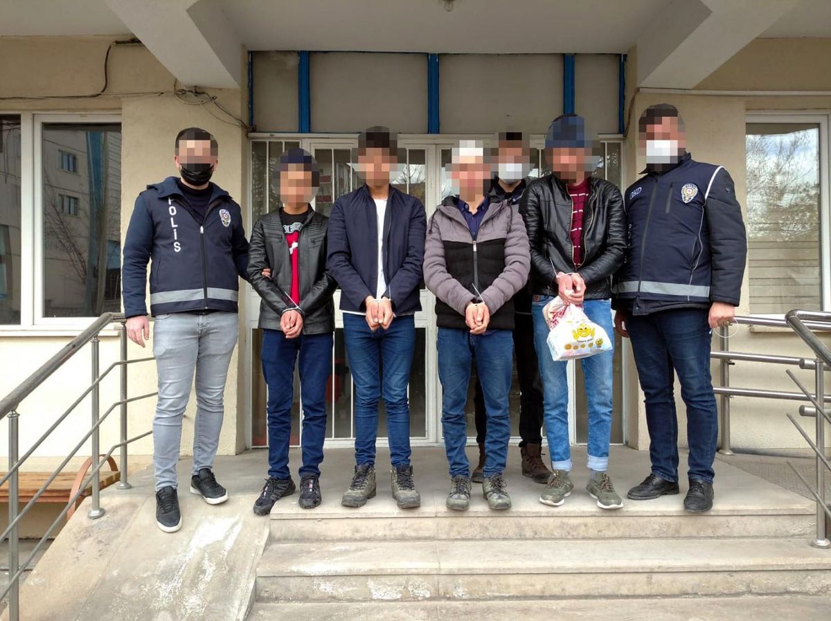 Nevşehir\'de yurda kaçak yollarla giren 4 yabancı uyruklu yakalandı
