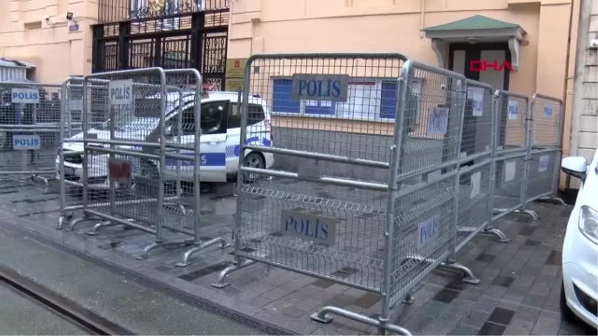 RUSYA BAŞKONSOLOSLUĞU ÖNÜNDE PROTESTO