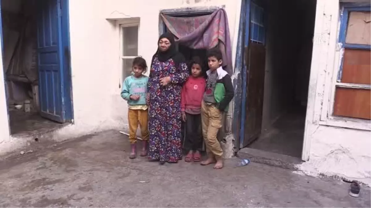 ŞANLIURFA - Suriyeli kadın 4 torununa hem annelik hem babalık yapıyor
