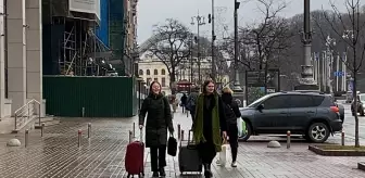 Kiev'de halk, metrolarla kentten ayrılıyor
