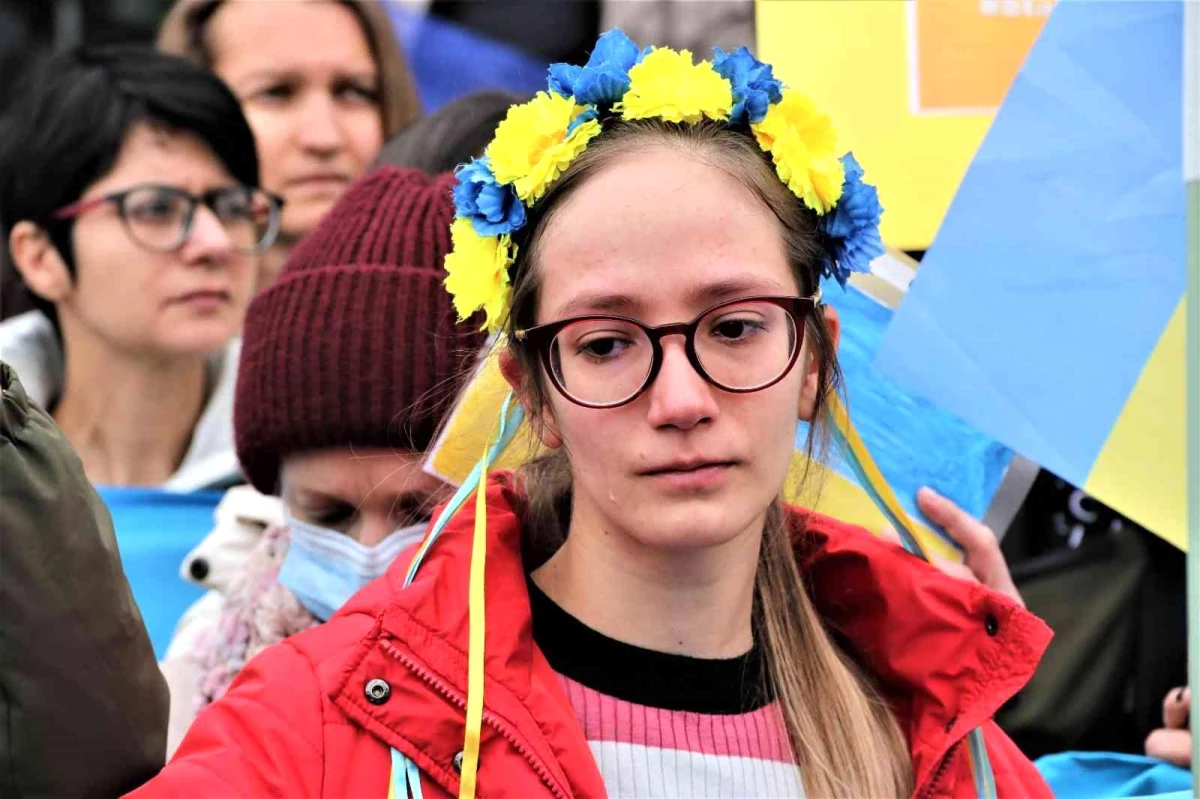 Ukraynalı vatandaşlardan Rusya\'nın başlattığı operasyona gözyaşları arasında tepki