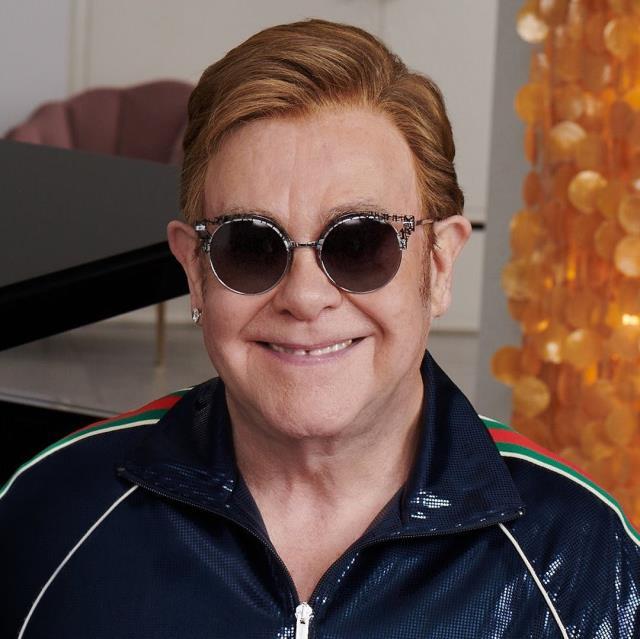 Ünlü şarkıcı Elton John'un içinde olduğu özel jet, havada arızalandı Ünlü şarkıcı Elton John'un içinde olduğu özel jet, havada arızalandı