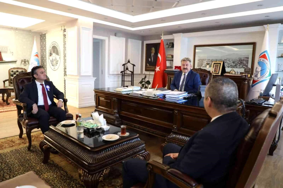 Vergi Dairesi Başkanından Başkan Palancıoğlu\'na ziyaret