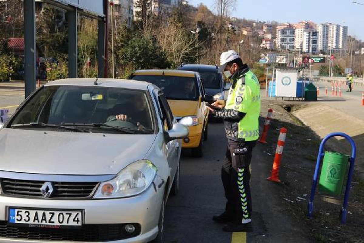 10 bin 945 noktada \'düzensiz göç\' uygulaması: 25 gözaltı