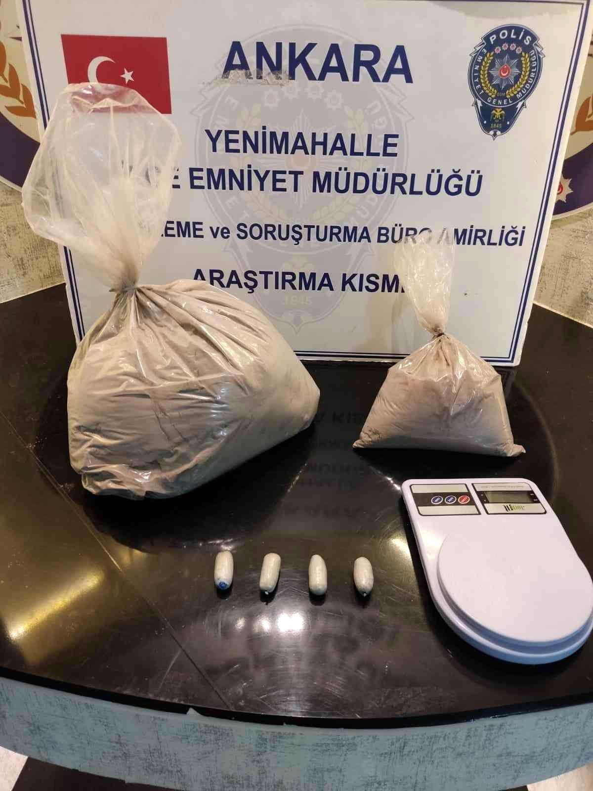 Son dakika haberleri: Ankara\'da sindirim ve boşaltım sistemlerinden 800 gram uyuşturucu madde çıkarılan 2 yabancı uyruklu gözaltına alındı