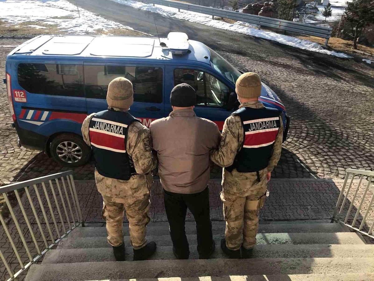 Ardahan\'da 4 yıl 2 ay hapis cezası bulunan hükümlü yakalandı