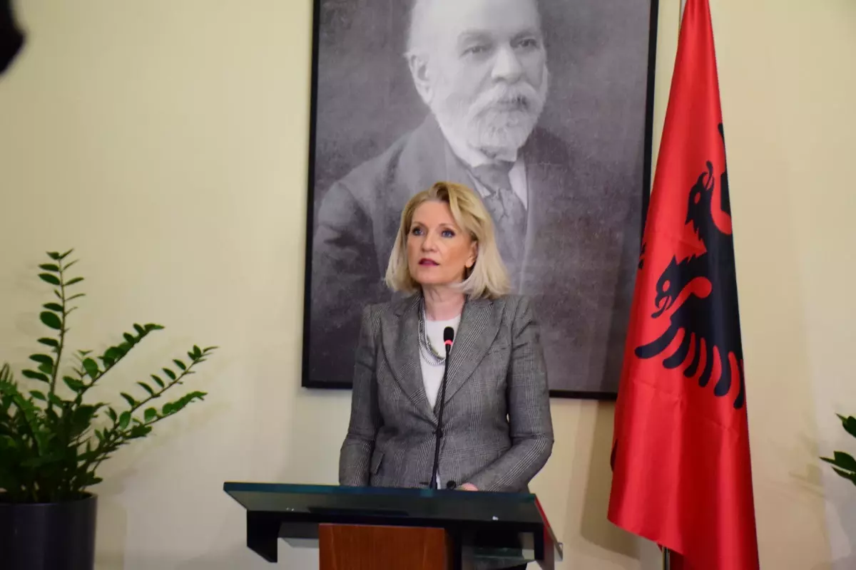 Arnavutluk'tan Rusya'nın Ukrayna'ya saldırısına sert kınama