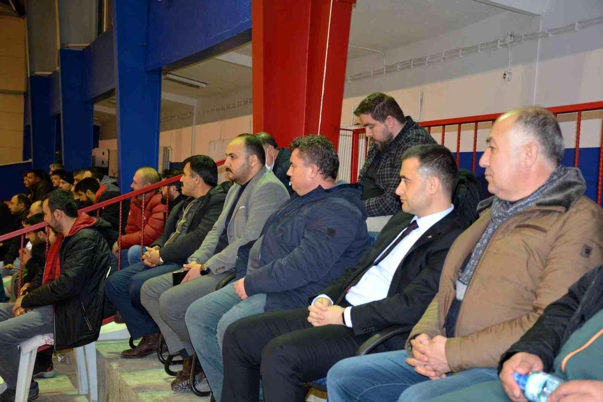 Emirdağ\'da futsal turnuvası devam ediyor