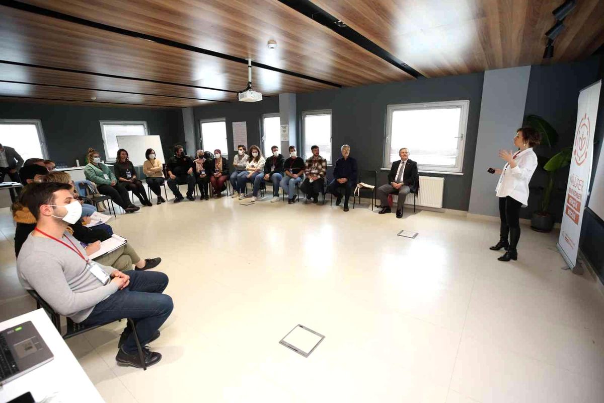 Gençler politikalarını oluşturmak için Nilüfer'de buluştu