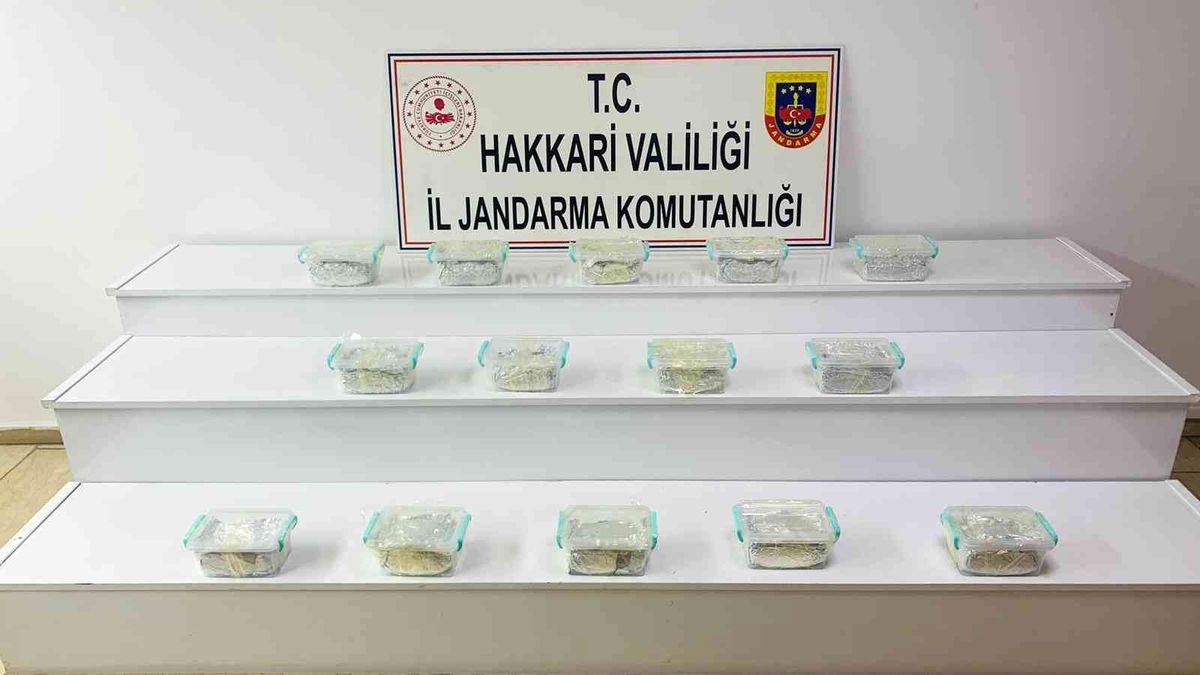 Hakkari\'de 15 kilo 811 gram sentetik uyuşturucu ele geçirildi